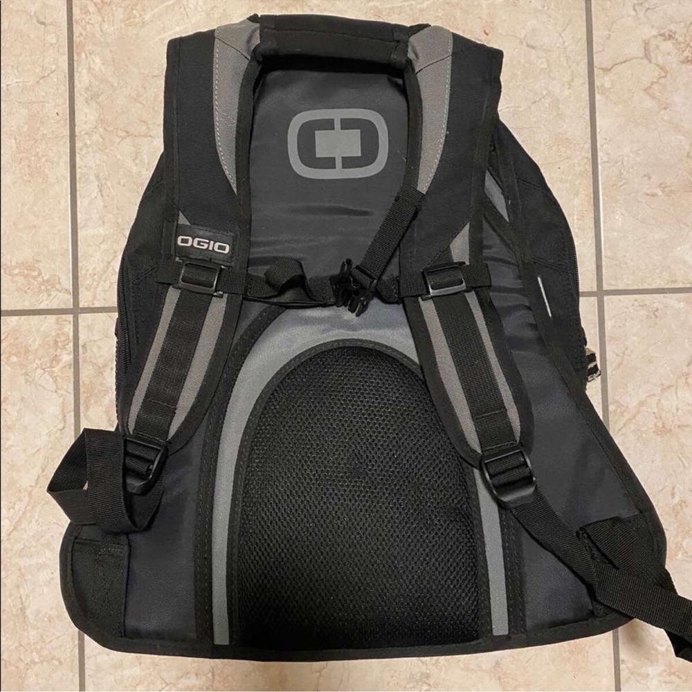 OGIO Street Black and Gray Backpack - Picture 4 of 12